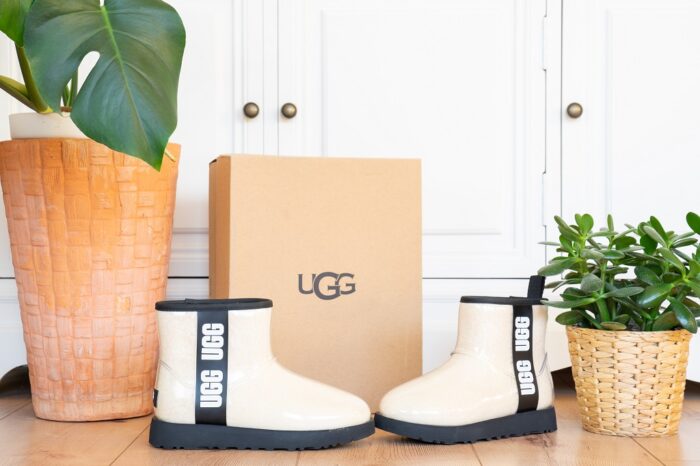 Kurze Gummistiefel UGG Classic Clear Mini