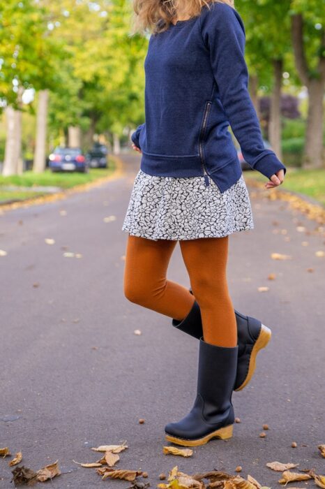 Kleid Rock und Stiefel Stiefelclogs Blumenkleid