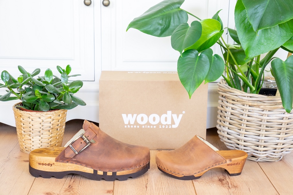 Woody Women's Emma Clog – Zoccolo In Legno Naturale Con Pelle E Suola Flessibile, Fatto A Mano In Carinzia