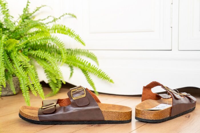 Oncai Pantoletten Herren Details