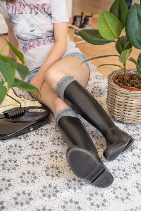 Lange Rüschensocken mit Reitstiefel Festival