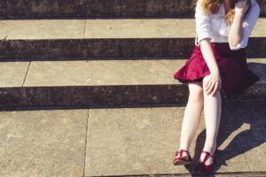 Rote Schuhe kombinieren - Rote Ballerinas mit Rock