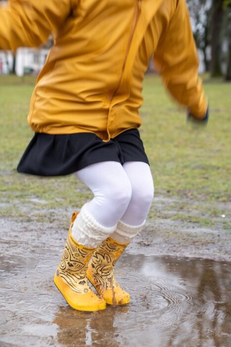 Barfußgummistiefel Kinder Affenzahn Tragebild