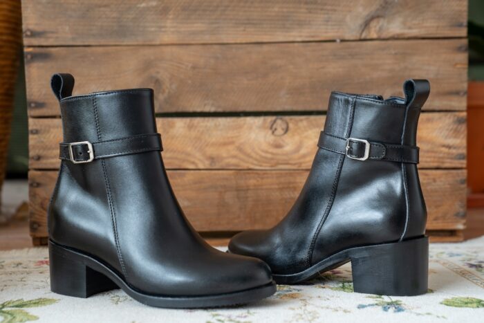 Ghigocalzature Stiefeletten Absatz Untergröße 32