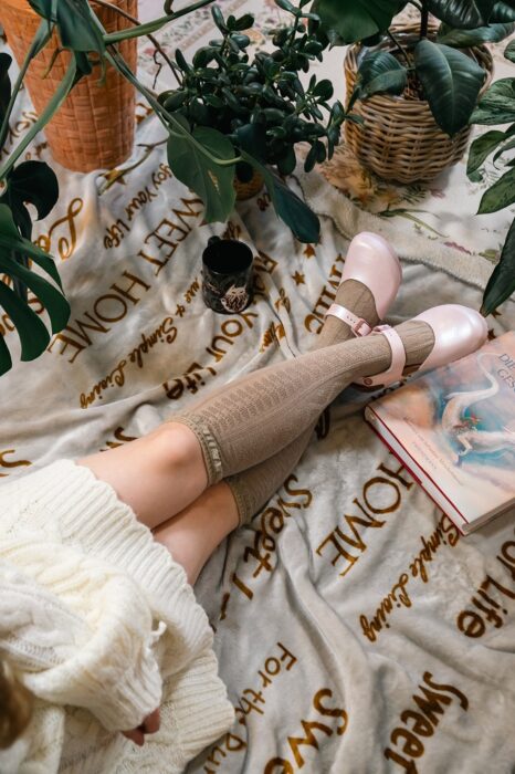 Wollsocken Outfit Korkclogs Pulloverkleid