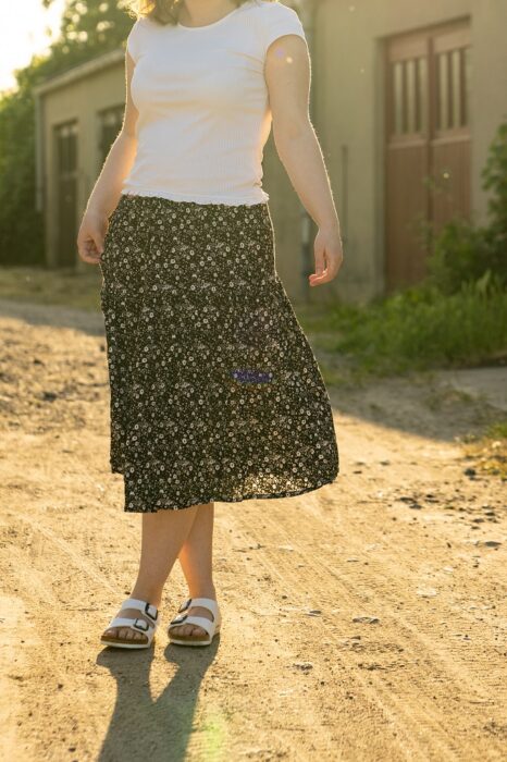 Farbtrend Fruehling Sommer 2026 Langer Blumenrock